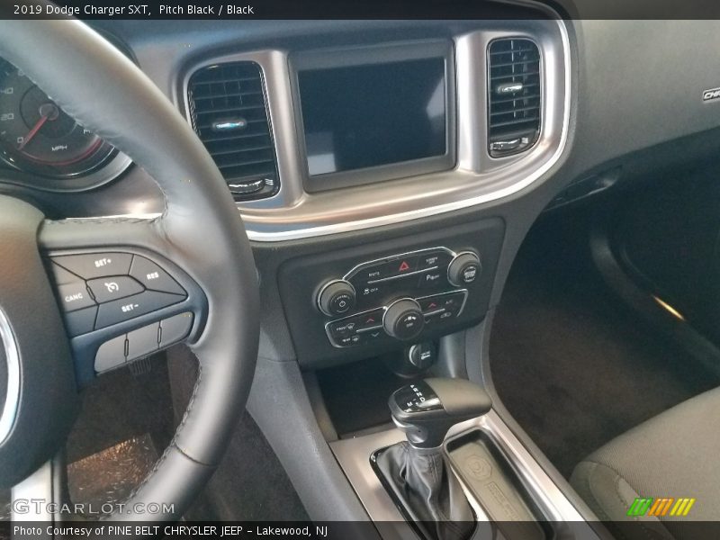 Pitch Black / Black 2019 Dodge Charger SXT