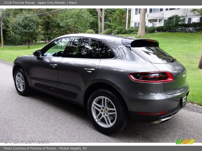 Agate Grey Metallic / Black 2018 Porsche Macan