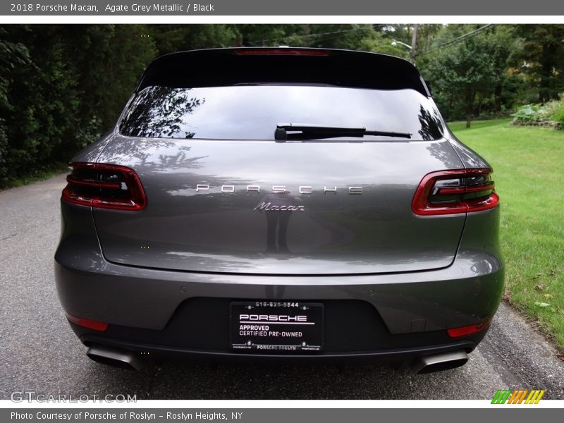 Agate Grey Metallic / Black 2018 Porsche Macan