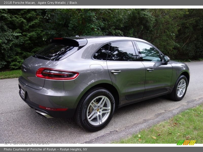Agate Grey Metallic / Black 2018 Porsche Macan