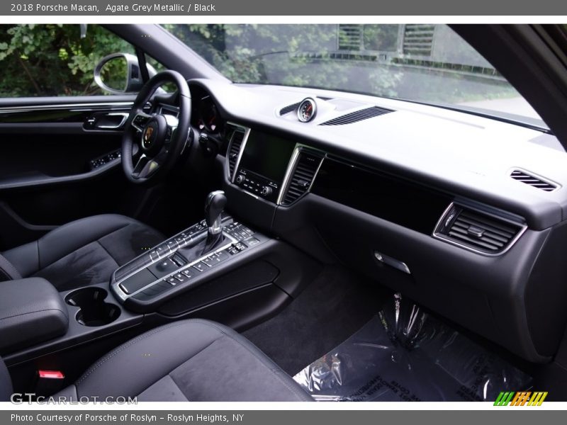 Agate Grey Metallic / Black 2018 Porsche Macan