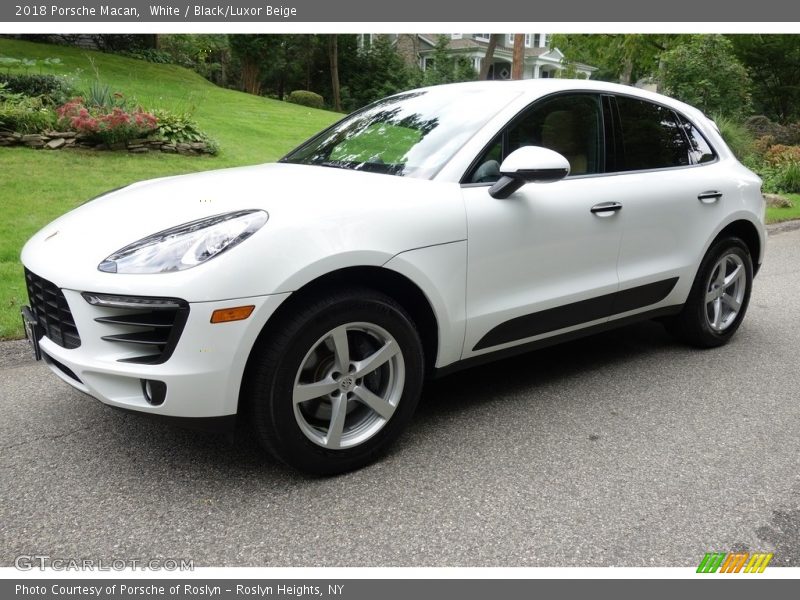 White / Black/Luxor Beige 2018 Porsche Macan