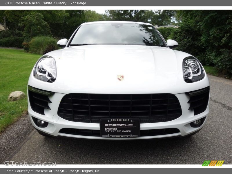 White / Black/Luxor Beige 2018 Porsche Macan
