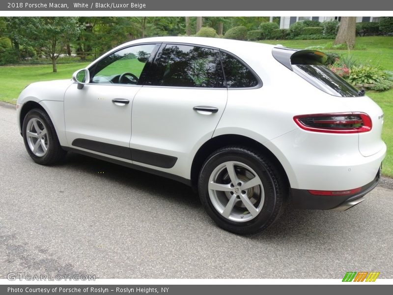 White / Black/Luxor Beige 2018 Porsche Macan
