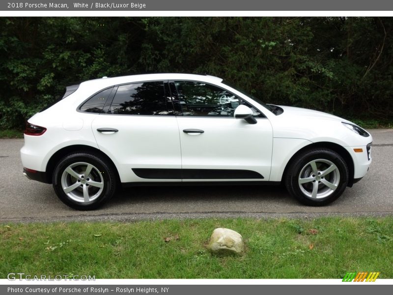 White / Black/Luxor Beige 2018 Porsche Macan