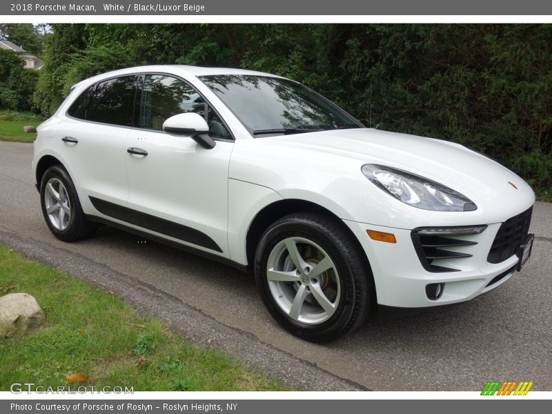 White / Black/Luxor Beige 2018 Porsche Macan