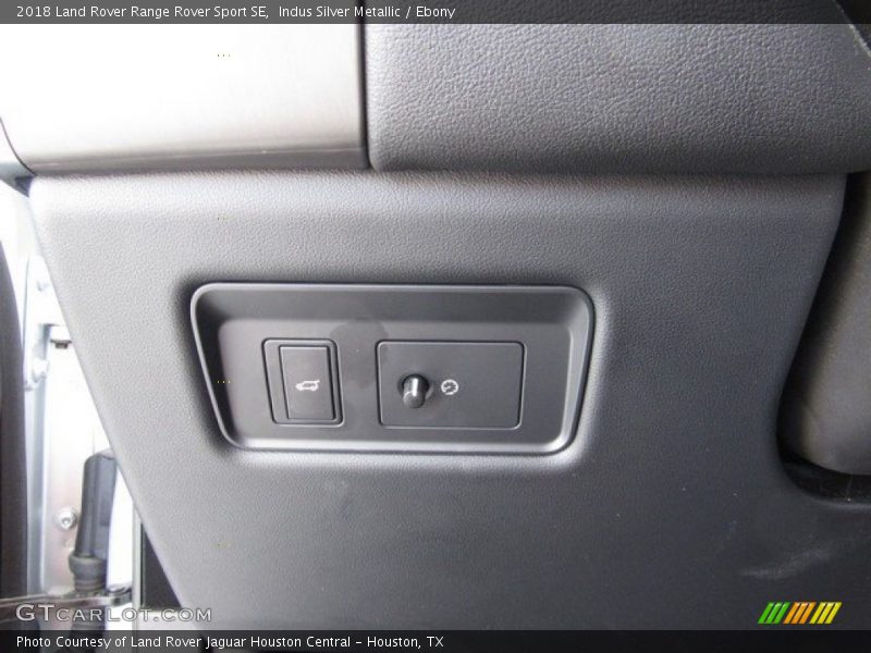 Indus Silver Metallic / Ebony 2018 Land Rover Range Rover Sport SE