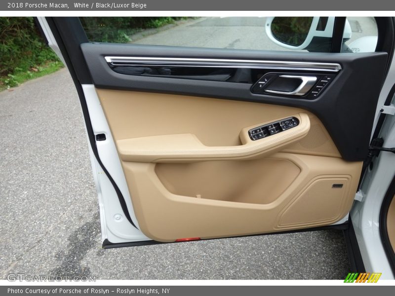 White / Black/Luxor Beige 2018 Porsche Macan