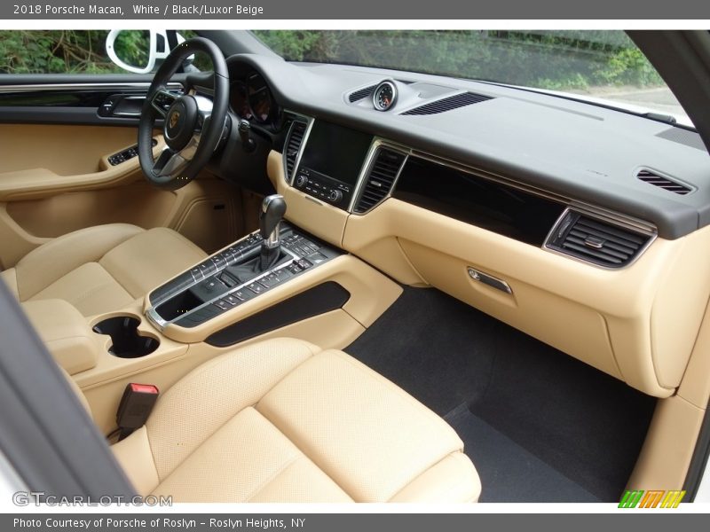 White / Black/Luxor Beige 2018 Porsche Macan