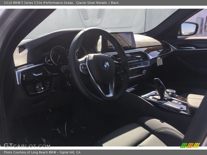 Glacier Silver Metallic / Black 2019 BMW 5 Series 530e iPerformance Sedan