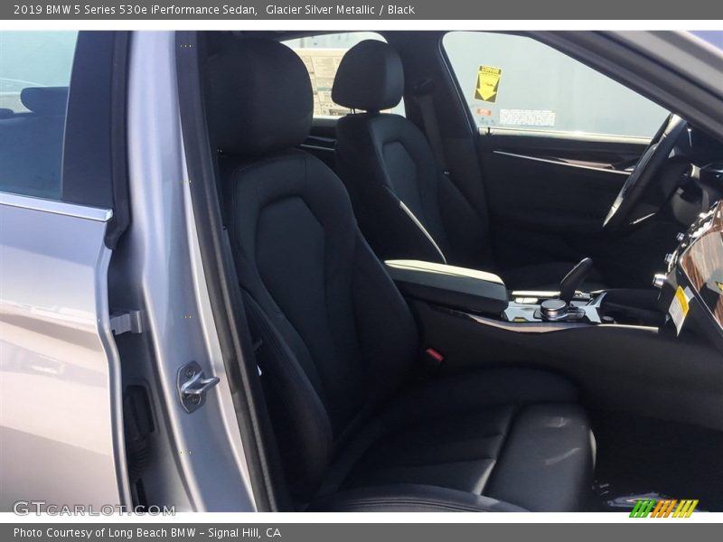 Glacier Silver Metallic / Black 2019 BMW 5 Series 530e iPerformance Sedan