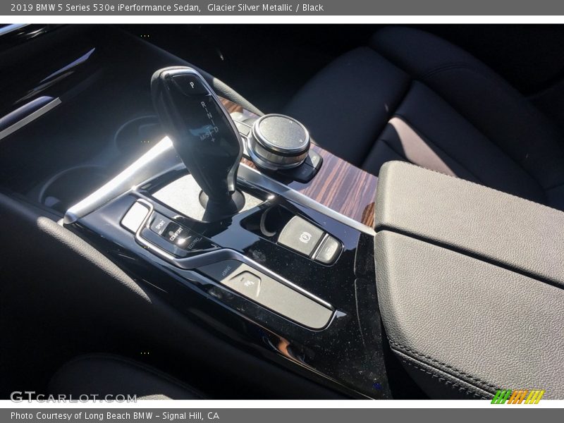 Glacier Silver Metallic / Black 2019 BMW 5 Series 530e iPerformance Sedan