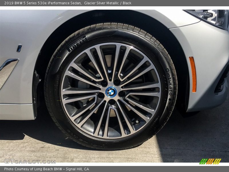 Glacier Silver Metallic / Black 2019 BMW 5 Series 530e iPerformance Sedan