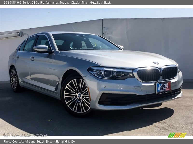 Front 3/4 View of 2019 5 Series 530e iPerformance Sedan