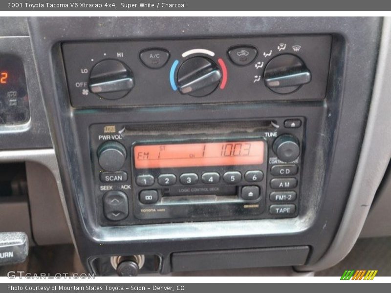 Super White / Charcoal 2001 Toyota Tacoma V6 Xtracab 4x4