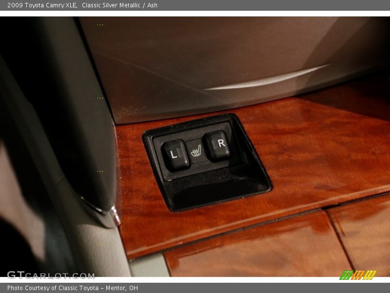 Classic Silver Metallic / Ash 2009 Toyota Camry XLE