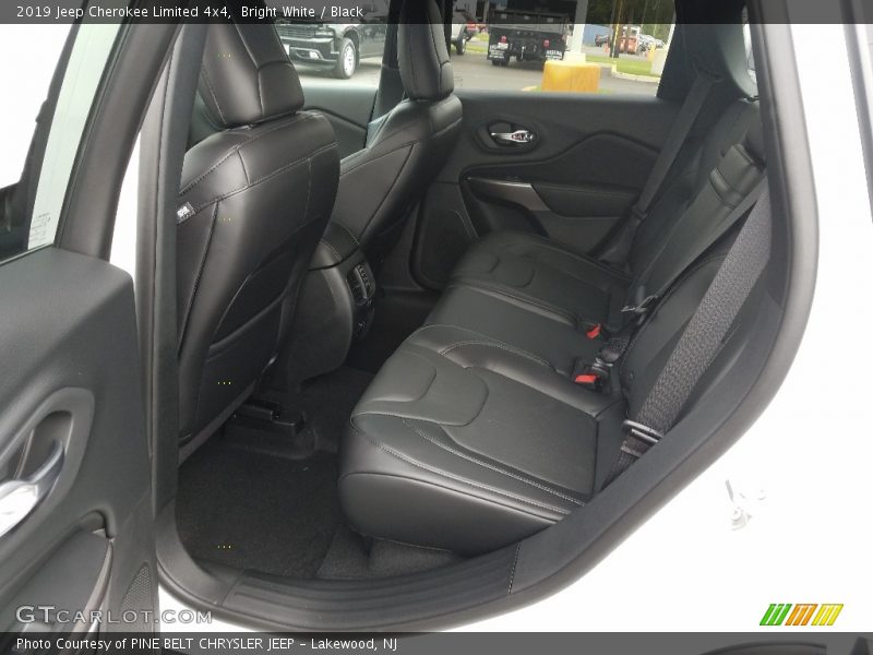 Bright White / Black 2019 Jeep Cherokee Limited 4x4
