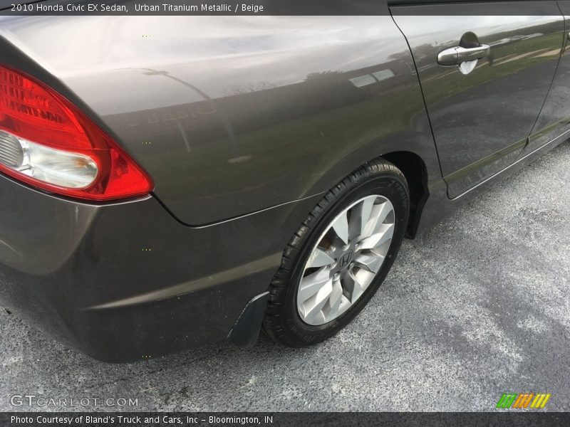 Urban Titanium Metallic / Beige 2010 Honda Civic EX Sedan
