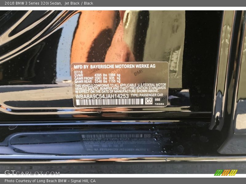Jet Black / Black 2018 BMW 3 Series 320i Sedan