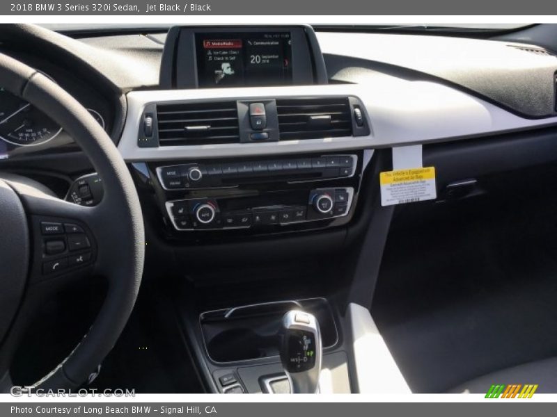 Jet Black / Black 2018 BMW 3 Series 320i Sedan