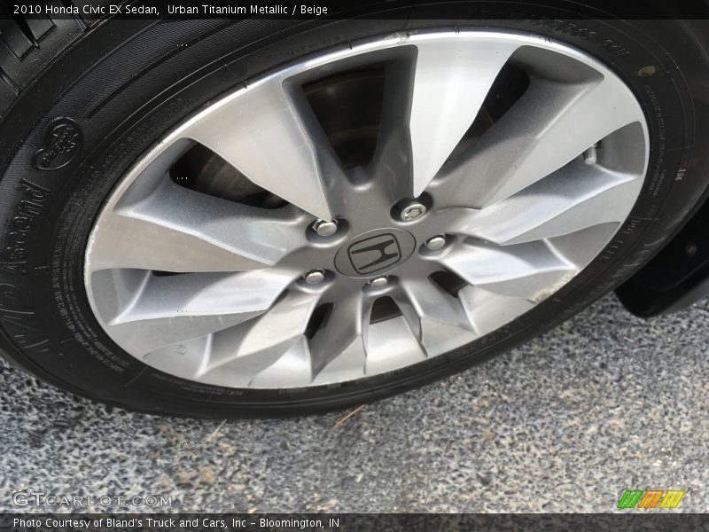 Urban Titanium Metallic / Beige 2010 Honda Civic EX Sedan