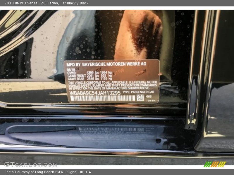 Jet Black / Black 2018 BMW 3 Series 320i Sedan