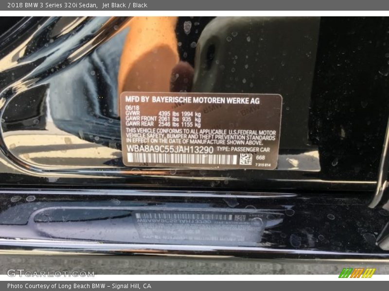 Jet Black / Black 2018 BMW 3 Series 320i Sedan