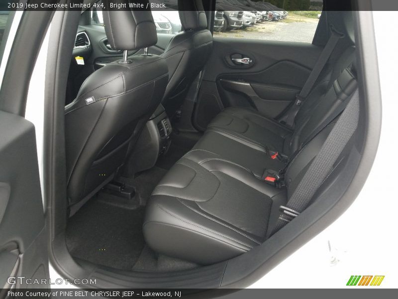 Bright White / Black 2019 Jeep Cherokee Limited 4x4