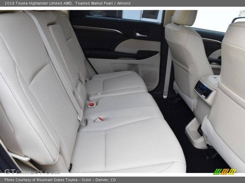 Toasted Walnut Pearl / Almond 2019 Toyota Highlander Limited AWD