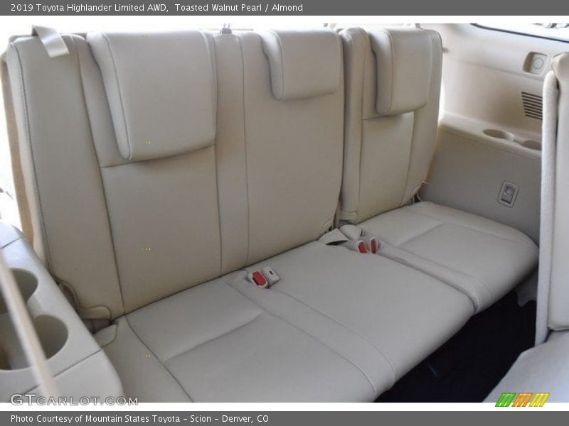 Toasted Walnut Pearl / Almond 2019 Toyota Highlander Limited AWD