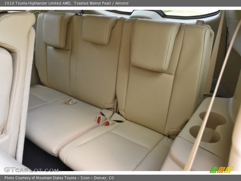 Toasted Walnut Pearl / Almond 2019 Toyota Highlander Limited AWD