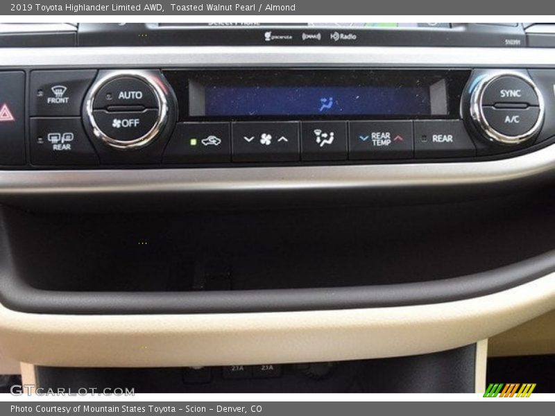 Controls of 2019 Highlander Limited AWD
