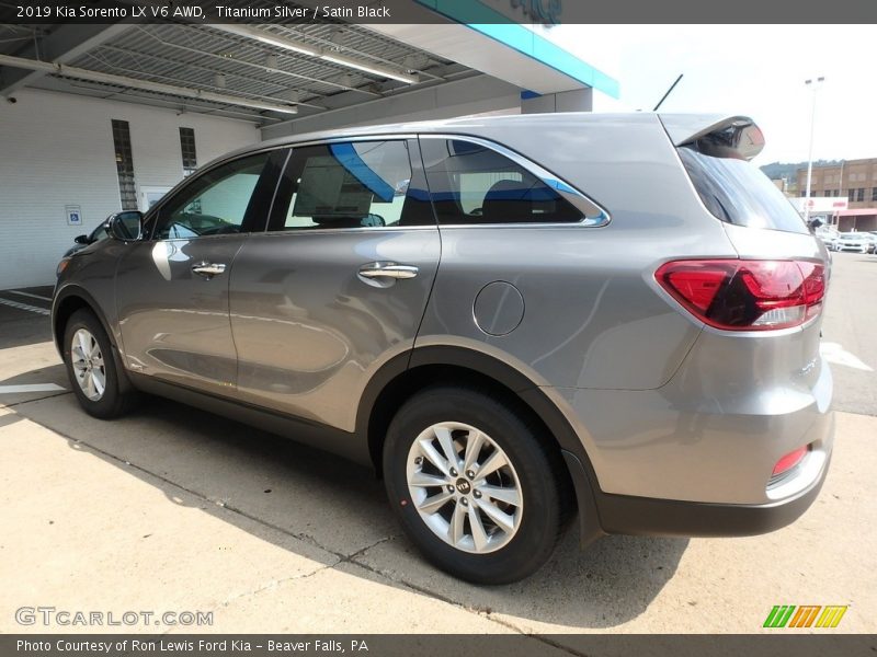 Titanium Silver / Satin Black 2019 Kia Sorento LX V6 AWD