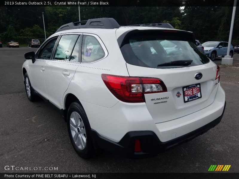 Crystal White Pearl / Slate Black 2019 Subaru Outback 2.5i