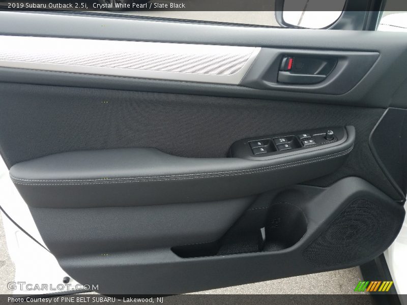 Crystal White Pearl / Slate Black 2019 Subaru Outback 2.5i
