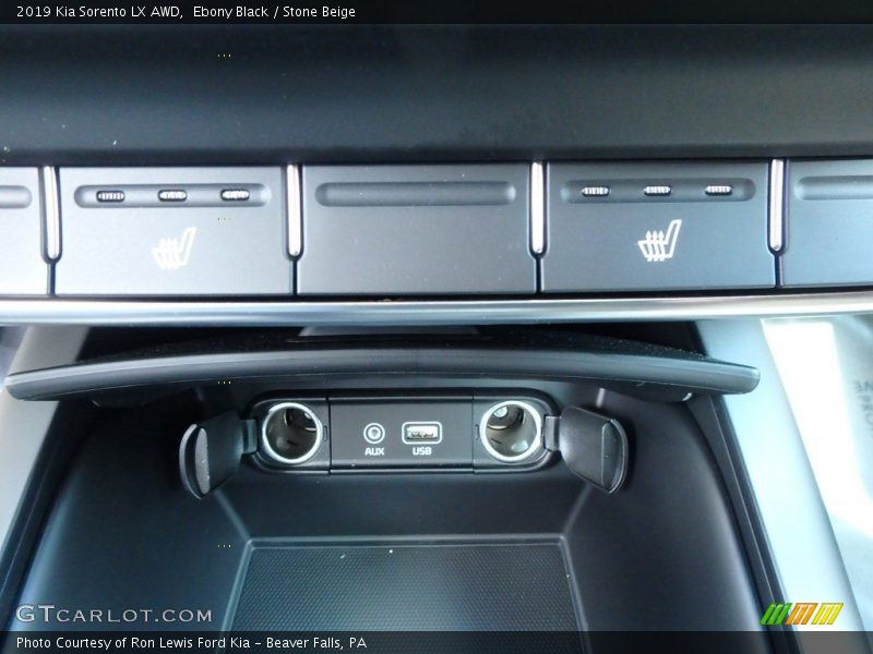 Ebony Black / Stone Beige 2019 Kia Sorento LX AWD