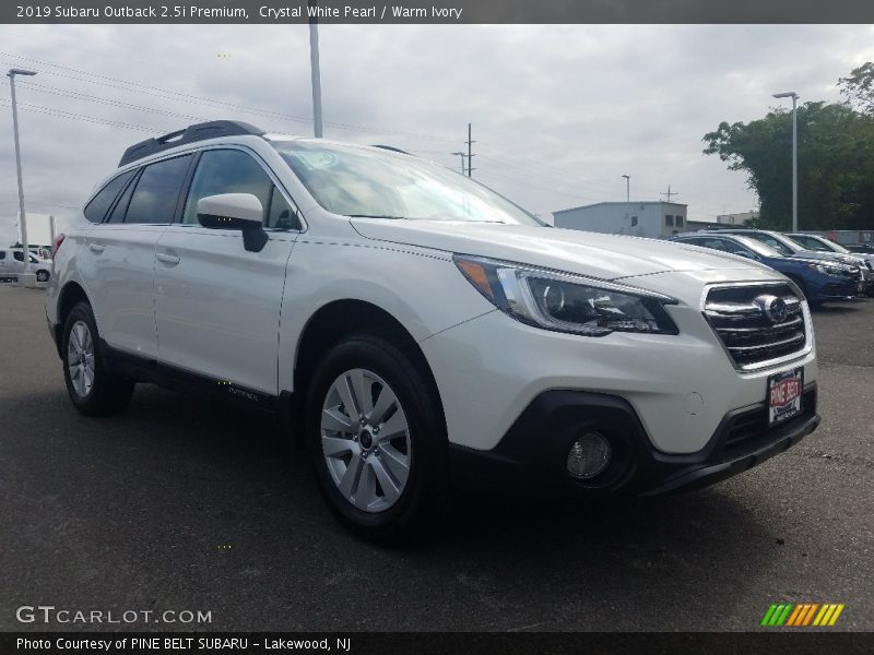 Crystal White Pearl / Warm Ivory 2019 Subaru Outback 2.5i Premium