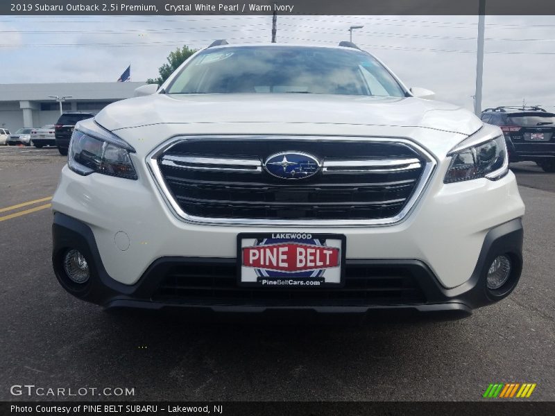 Crystal White Pearl / Warm Ivory 2019 Subaru Outback 2.5i Premium