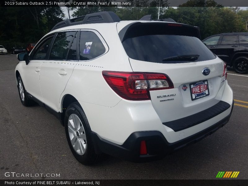 Crystal White Pearl / Warm Ivory 2019 Subaru Outback 2.5i Premium