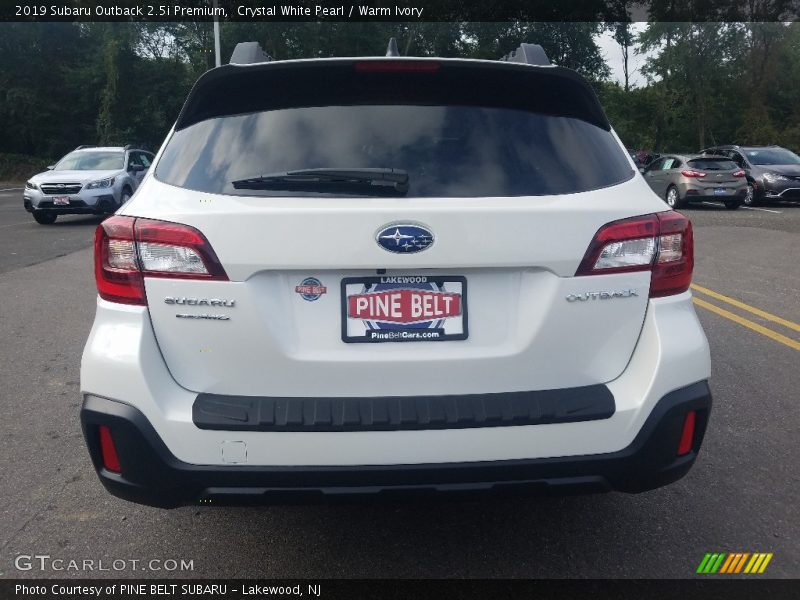 Crystal White Pearl / Warm Ivory 2019 Subaru Outback 2.5i Premium
