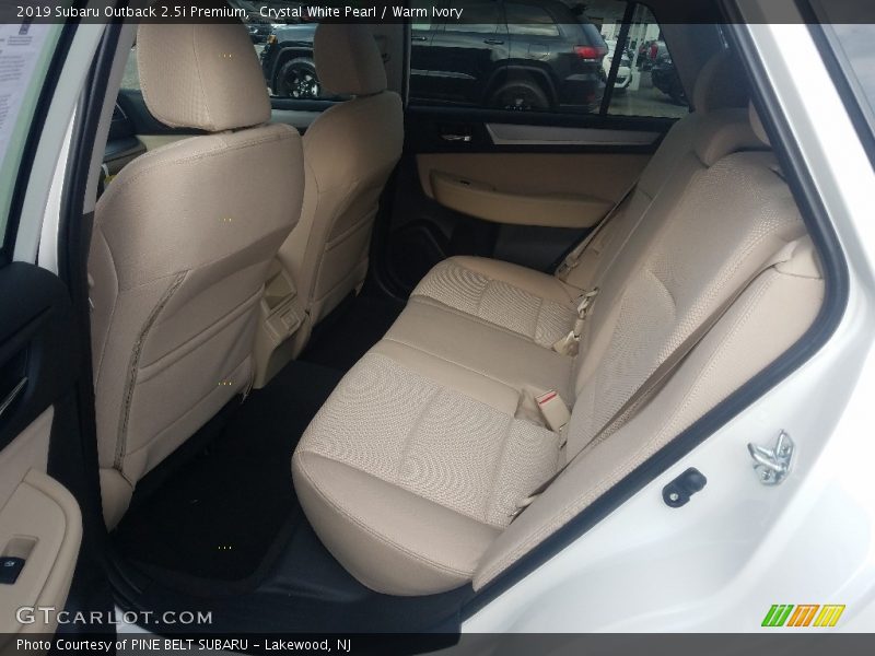 Crystal White Pearl / Warm Ivory 2019 Subaru Outback 2.5i Premium