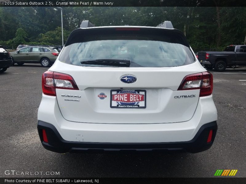 Crystal White Pearl / Warm Ivory 2019 Subaru Outback 2.5i