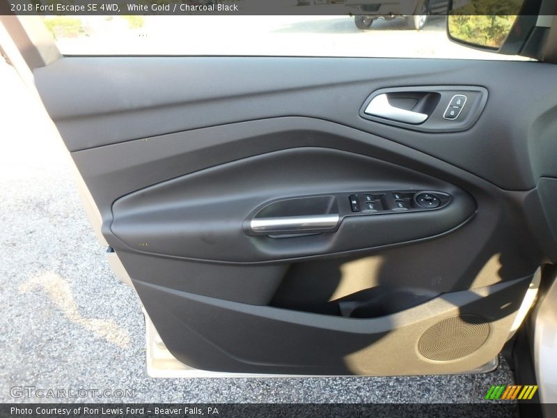 White Gold / Charcoal Black 2018 Ford Escape SE 4WD