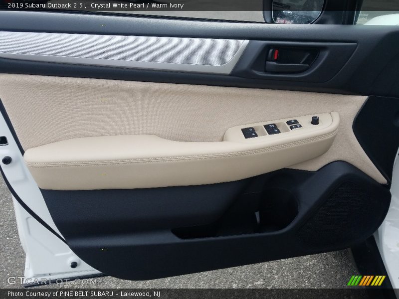 Crystal White Pearl / Warm Ivory 2019 Subaru Outback 2.5i