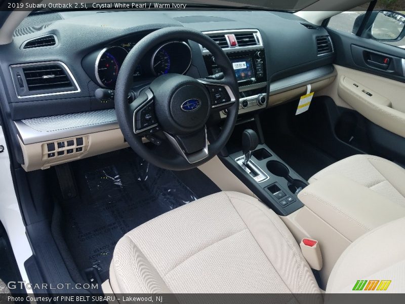 Crystal White Pearl / Warm Ivory 2019 Subaru Outback 2.5i