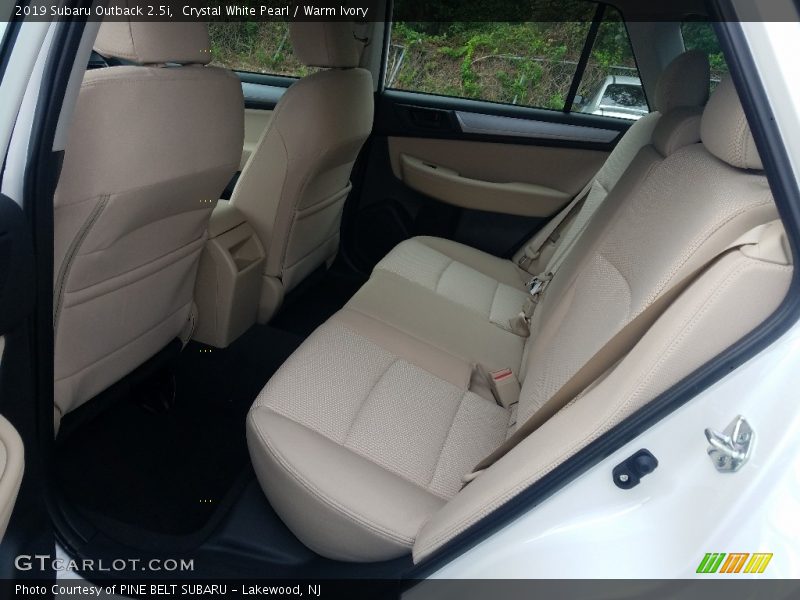 Crystal White Pearl / Warm Ivory 2019 Subaru Outback 2.5i