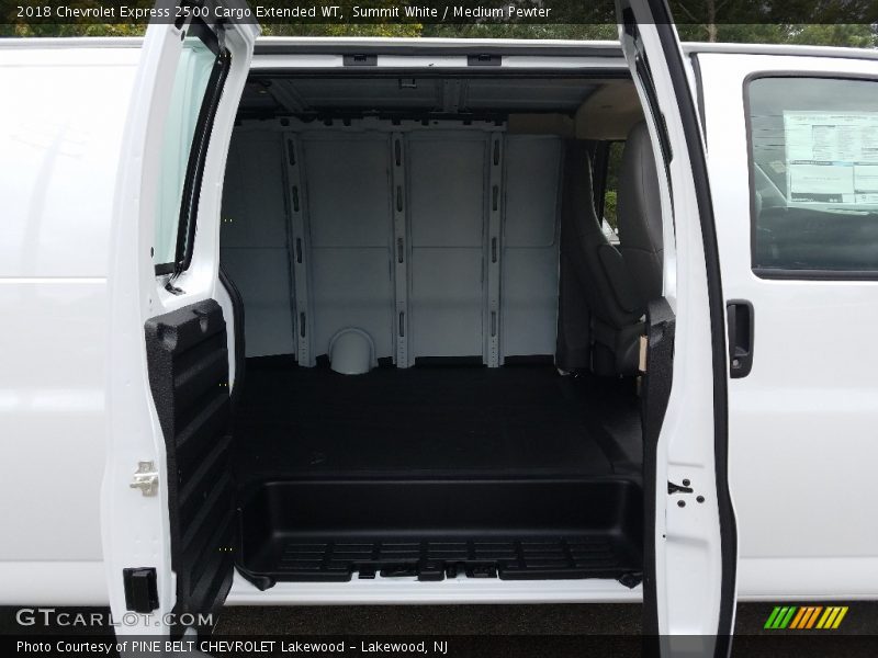 Summit White / Medium Pewter 2018 Chevrolet Express 2500 Cargo Extended WT