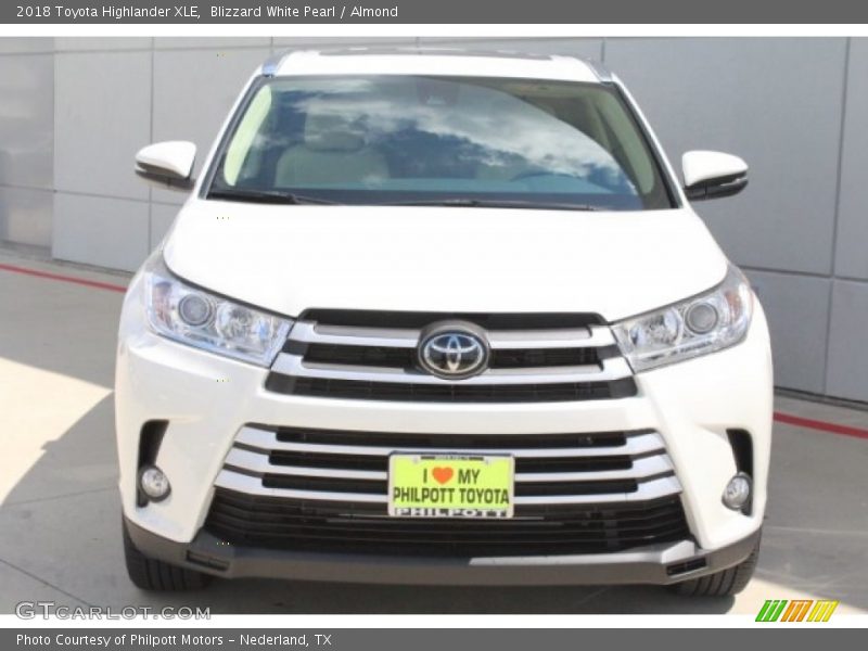 Blizzard White Pearl / Almond 2018 Toyota Highlander XLE