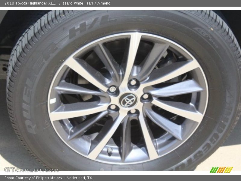 Blizzard White Pearl / Almond 2018 Toyota Highlander XLE
