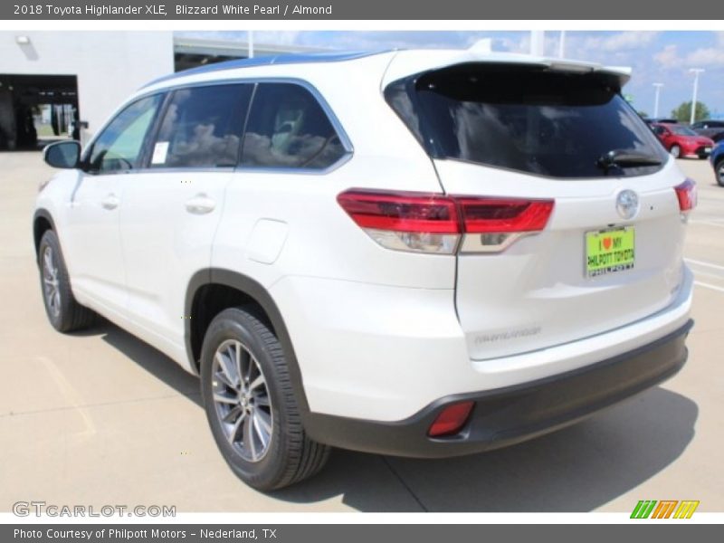 Blizzard White Pearl / Almond 2018 Toyota Highlander XLE